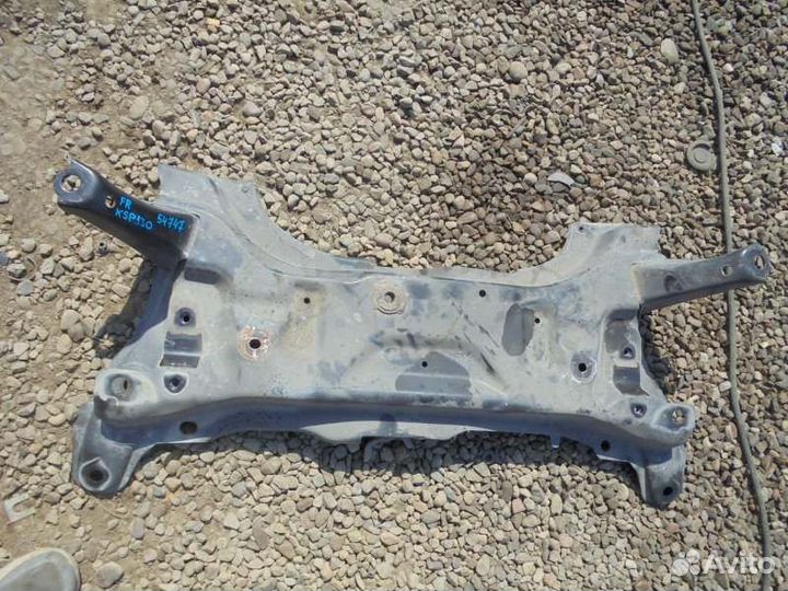 Балка под двс Toyota Vitz KSP130 1KR-FE 2011/8