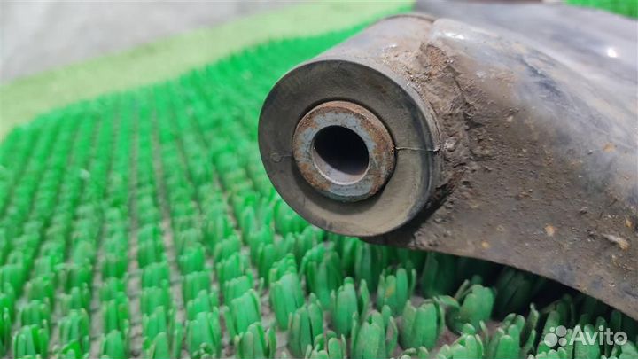 Рычаг передний левый нижний Nissan Tiida 2008