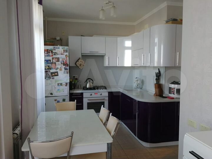 2-к. квартира, 56,6 м², 8/10 эт.