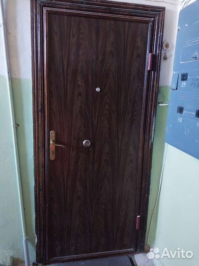 Дверь входная металлическая правая б/у