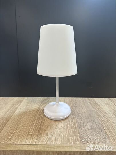 Лампа настольная