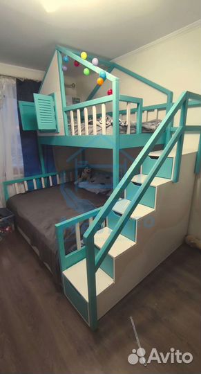 Двухъярусная кровать