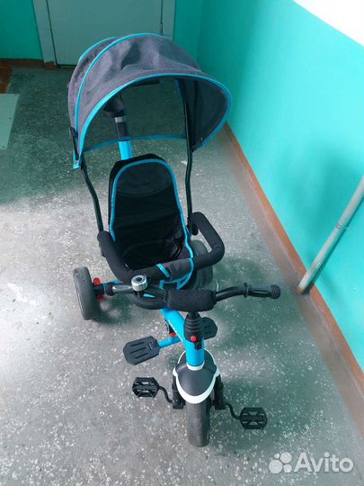 Детский велосипед с ручкой