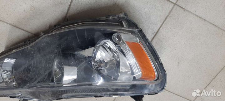 Фара П. Mitsubishi Lanser 10/2010