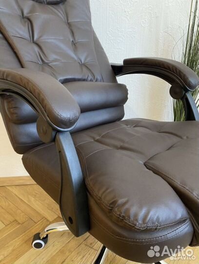 Кожаное компьютерное кресло с массажем