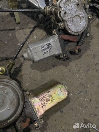 Стеклоподьемник Toyota Cresta GX90/GX100