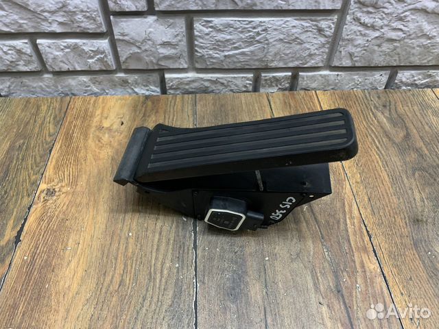 Mercedes Benz CLS W218 Педаль газа