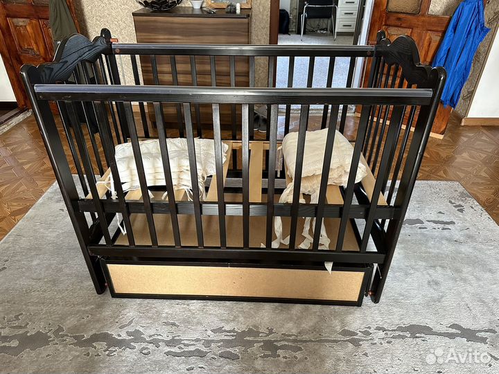 Детская кроватка с маятником и ящиком Алита