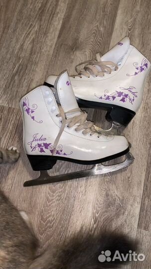 Коньки фигурные 40 размер