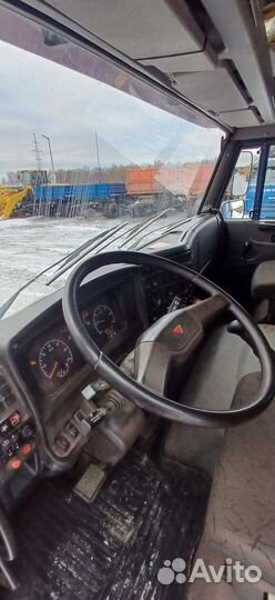 Бортовой грузовик КАМАЗ 65117 с КМУ HYVA, 2021
