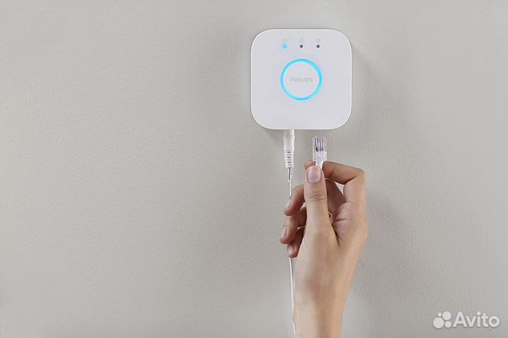 Шлюз Умного дома Philips Hue Bridge, белый