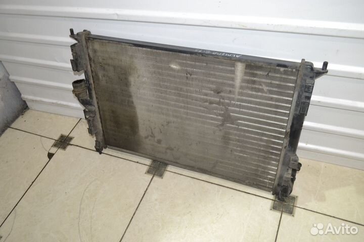 Радиатор охлаждения Nissan Almera G15