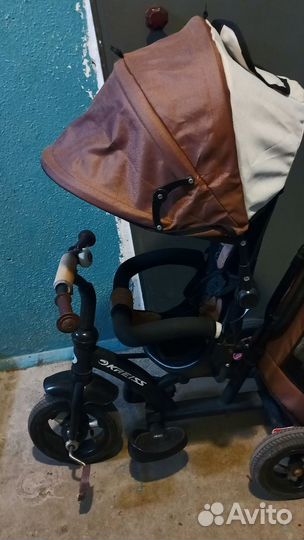 Велосипед коляска с родительской ручкой