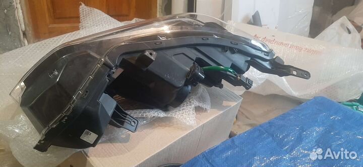 Фара передняя правая Nissan Leaf ZE1