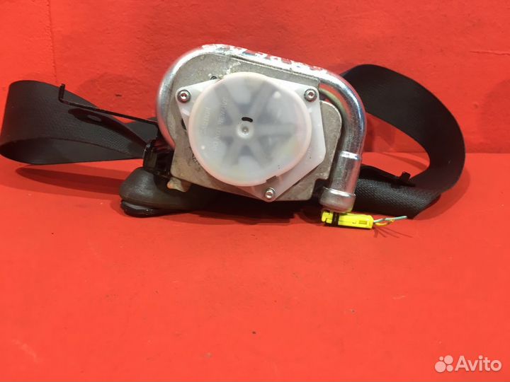 Ремень безопасности передний правый Nissan