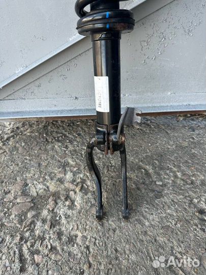 Амортизатор передний правый BMW X6 E71 рест. 2013