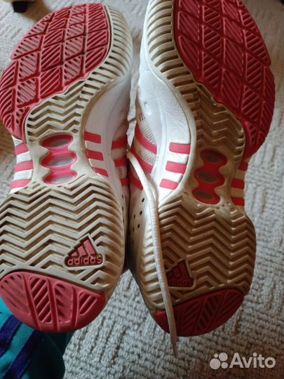 Теннисные кроссовки adidas женские