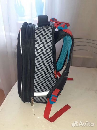 Рюкзак школьный