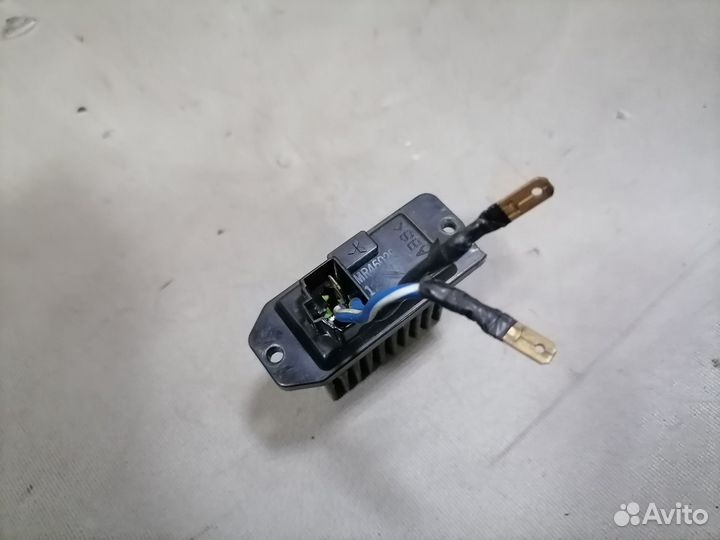 Резистор отопителя Mitsubishi Carisma 1999-2003