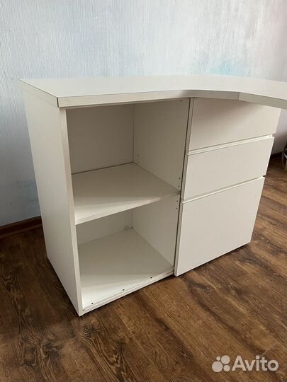 Письменный / компьютерный стол IKEA с полками б/у