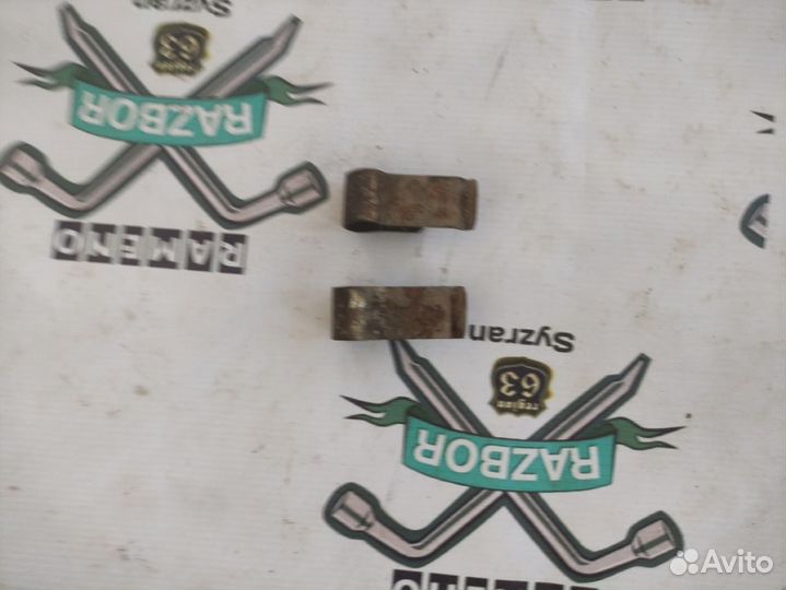 Скоба крепления радиатора Mercedes-Benz 190 W201