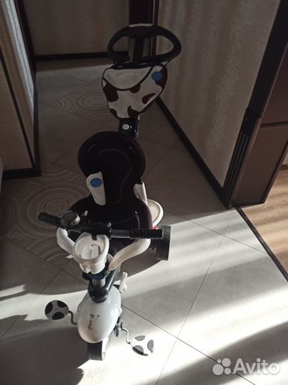 Велосипед детский SmarTrike чёрно-белый с ручкой