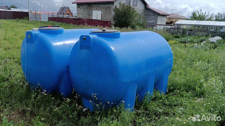 Бак для воды H 2000л