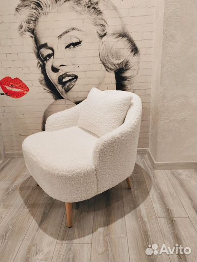 Кресло мягкое новое