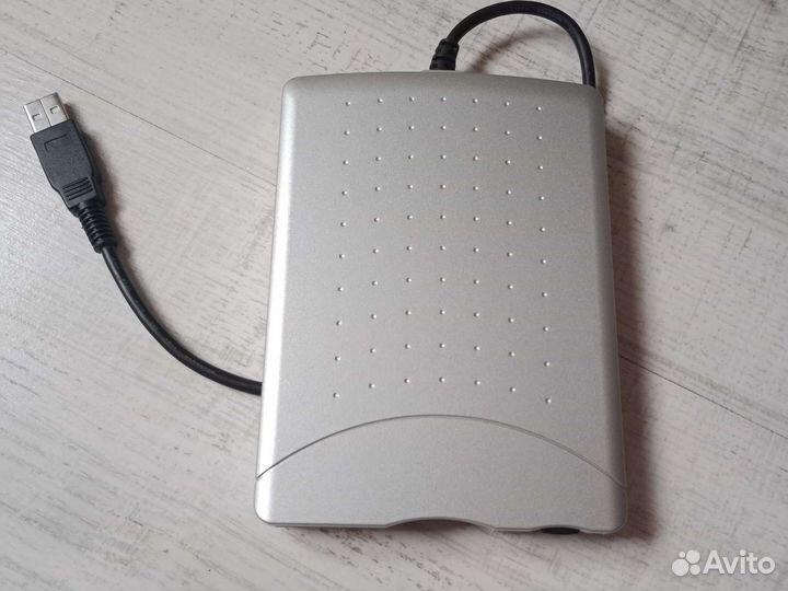 Внешний дисковод для 3,5 дискет