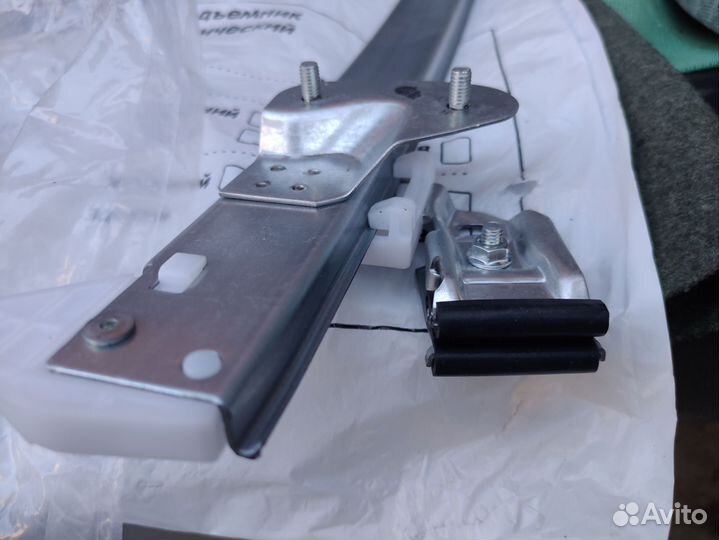 Стеклоподъёмник передний правый Лада Калина II