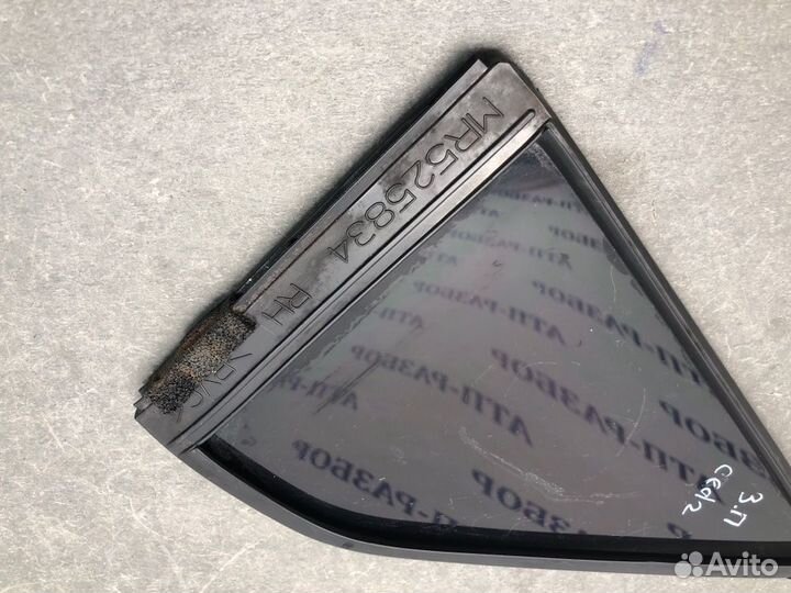 Форточка двери задняя правая Mitsubishi Lancer