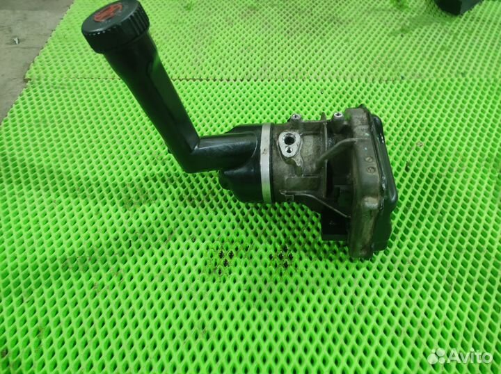 Насос гидроусилителя Peugeot 308