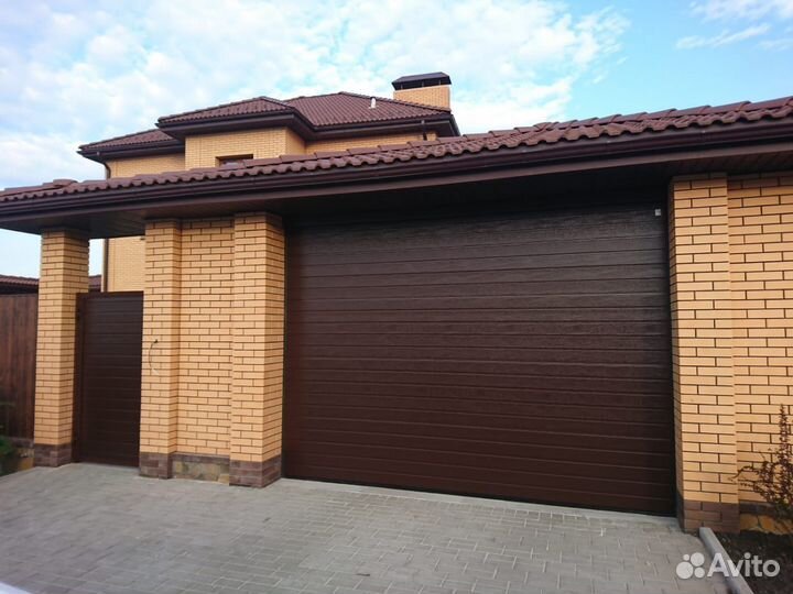 Секционные ворота с калиткой установка 48 ч