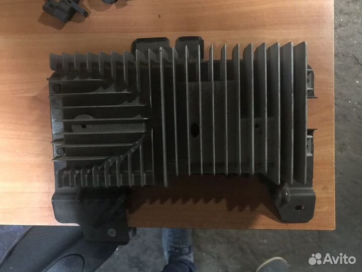 Mazda CX-7 блок усилителя музыки