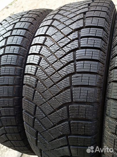 Pirelli Ice Zero FR 225/65 R17