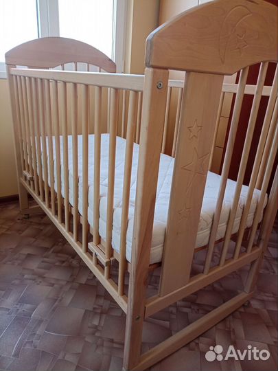 Детская кроватка