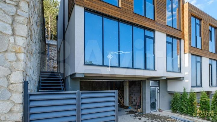 Таунхаус 225,7 м² на участке 1,5 сот.