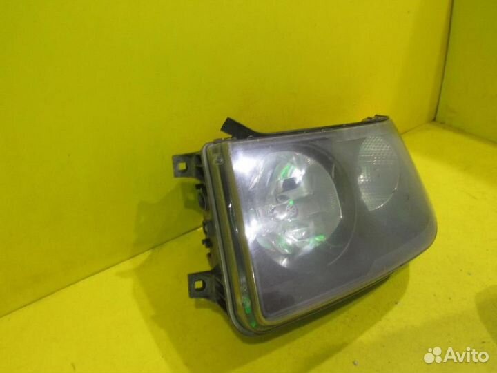 Фара правая Volkswagen Crafter