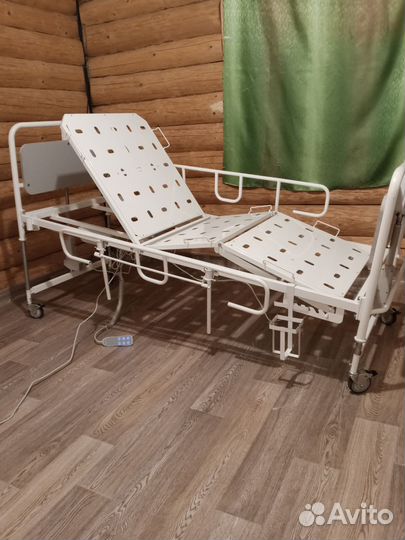 Медицинская кровать с электроприводом