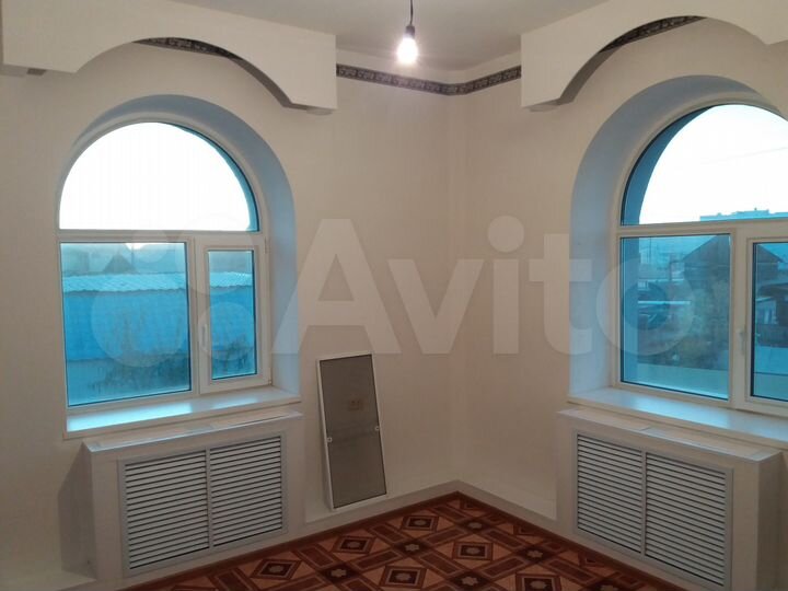 Коттедж 258 м² на участке 8 сот.