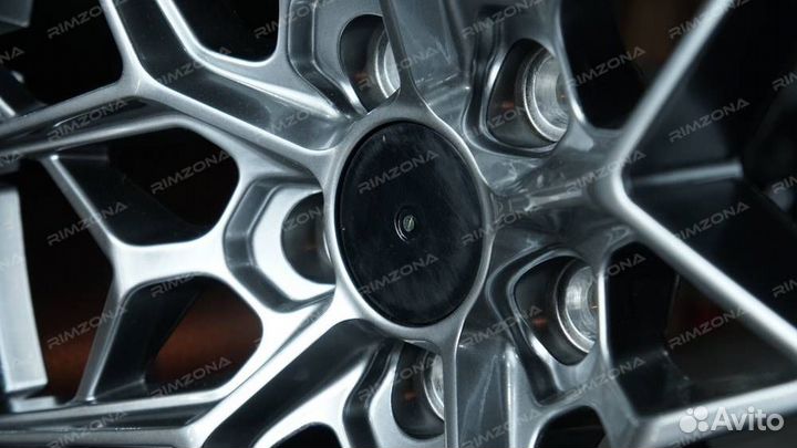 Литой диск HRE R19 5x112