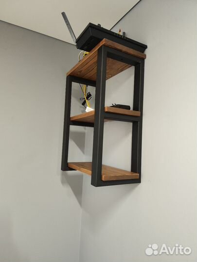 Полка настенная для роутера