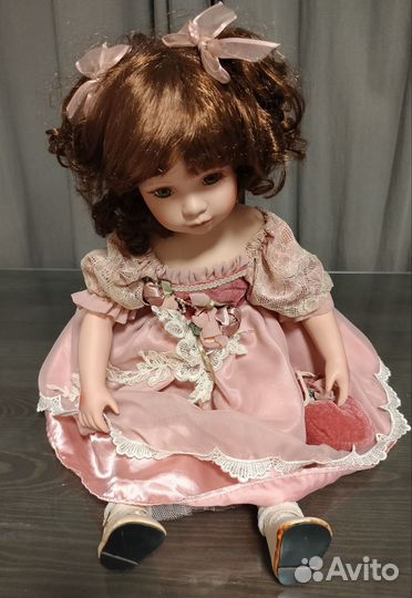 Кукла фарфоровая коллекционная