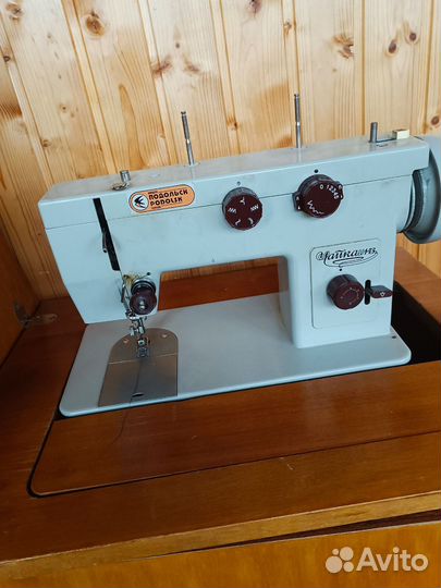 Швейная машинка подольск Чайка 143
