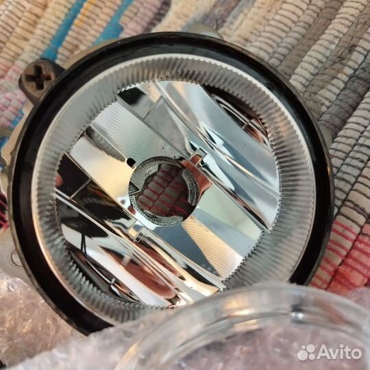 Фара противотуманная передняя Мицубиси Оутландер 3