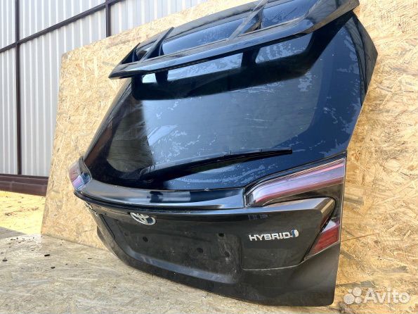 Toyota C-HR крышка багажника 2019-2023
