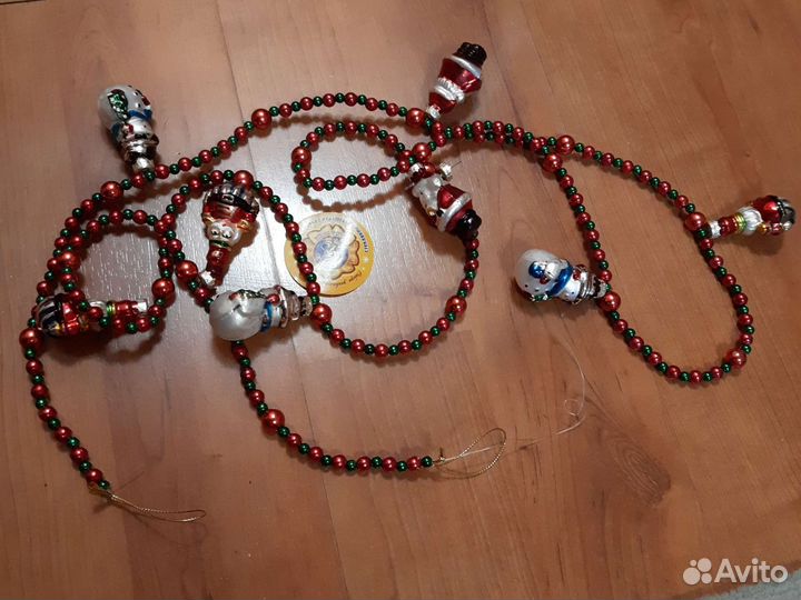 Стеклянные бусы с фигурками 1.85 м. Ручная работа