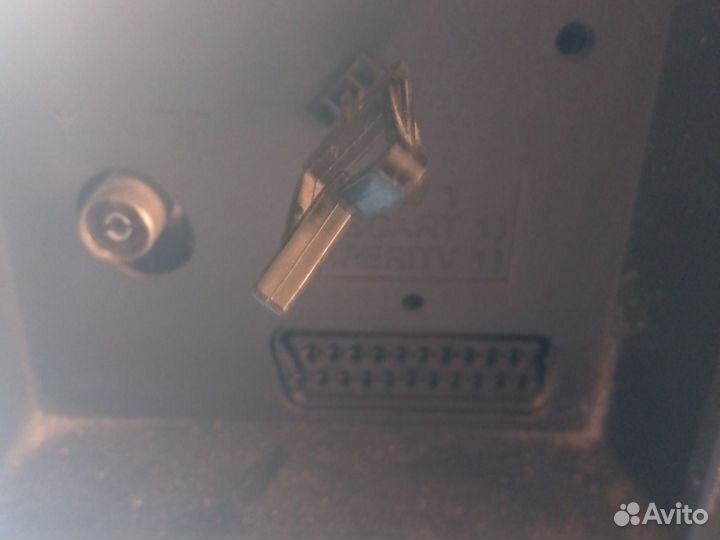 Телевизор бу Mitsubishi