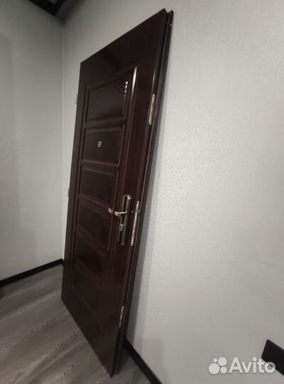 Дверь входная металлическая