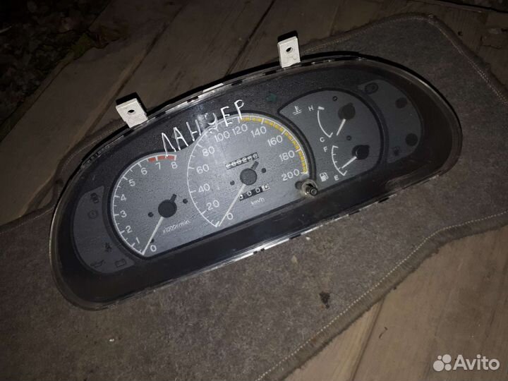 Щиток приборов Mitsubishi Lancer